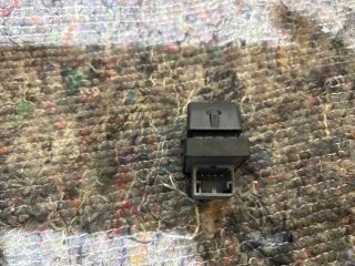 bontott AUDI A4 B8 Jobb első Ablakemelő Kapcsoló