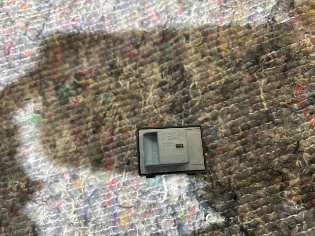 bontott AUDI A4 B8 Jobb első Ablakemelő Kapcsoló