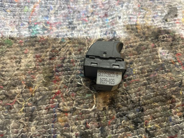 bontott AUDI A4 B8 Jobb első Ablakemelő Kapcsoló