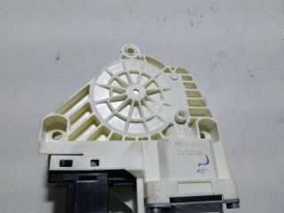 bontott AUDI A4 B8 Jobb első Ablakemelő Motor