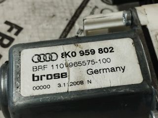 bontott AUDI A4 B8 Jobb első Ablakemelő Motor