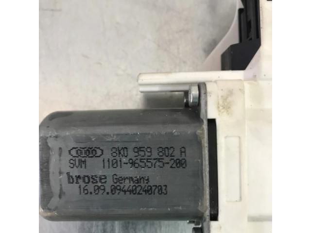 bontott AUDI A4 B8 Jobb első Ablakemelő Motor