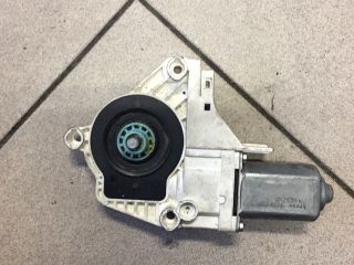 bontott AUDI A4 B8 Jobb első Ablakemelő Motor