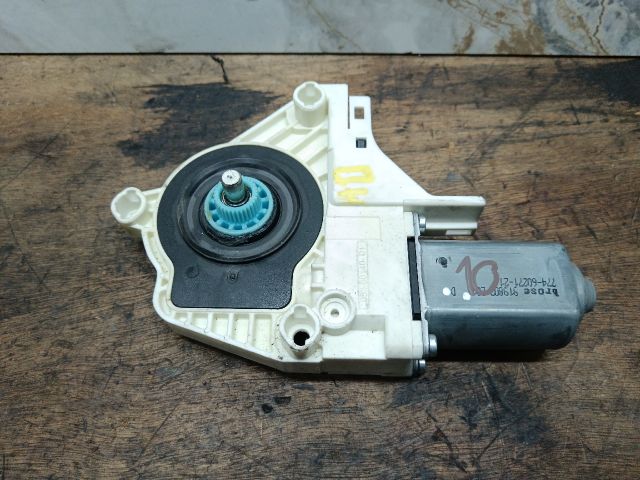 bontott AUDI A4 B8 Jobb első Ablakemelő Motor