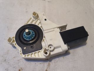 bontott AUDI A4 B8 Jobb első Ablakemelő Motor