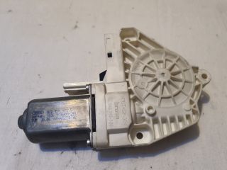 bontott AUDI A4 B8 Jobb első Ablakemelő Motor
