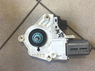bontott AUDI A4 B8 Jobb első Ablakemelő Motor