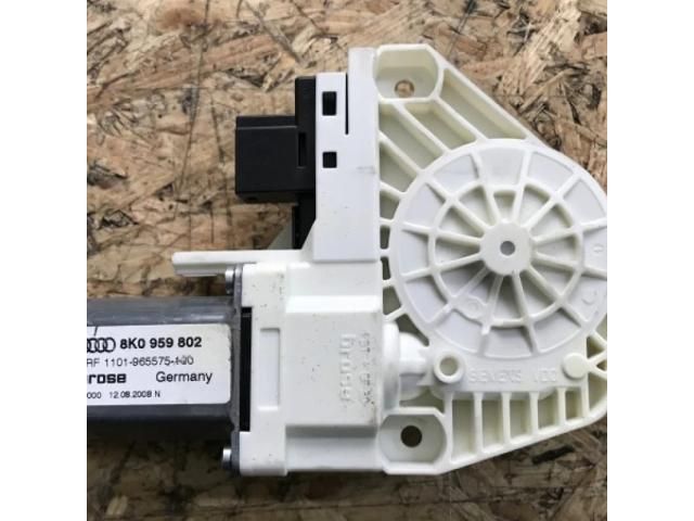 bontott AUDI A4 B8 Jobb első Ablakemelő Motor
