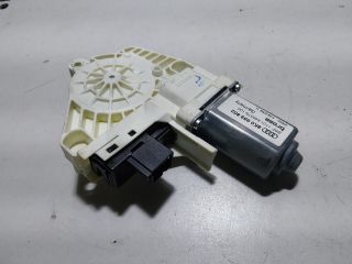 bontott AUDI A4 B8 Jobb első Ablakemelő Motor