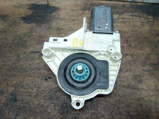bontott AUDI A4 B8 Jobb első Ablakemelő Motor