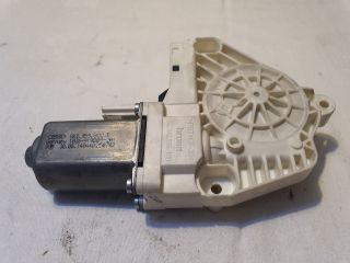 bontott AUDI A4 B8 Jobb első Ablakemelő Motor