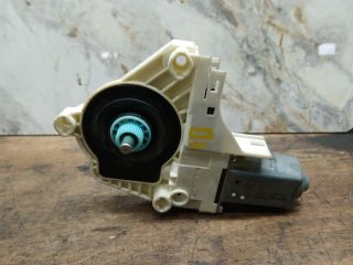 bontott AUDI A4 B8 Jobb első Ablakemelő Motor