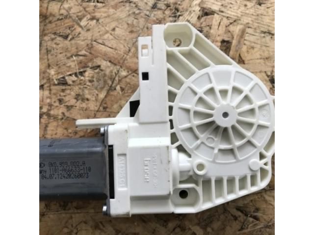 bontott AUDI A4 B8 Jobb első Ablakemelő Motor