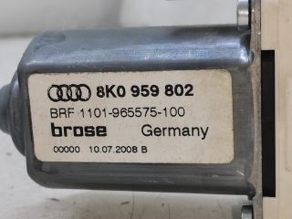 bontott AUDI A4 B8 Jobb első Ablakemelő Motor