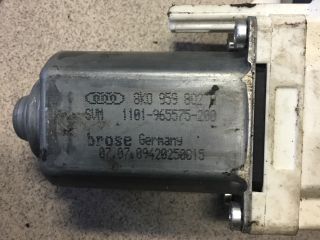 bontott AUDI A4 B8 Jobb első Ablakemelő Motor