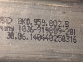 bontott AUDI A4 B8 Jobb első Ablakemelő Motor