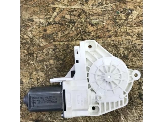 bontott AUDI A4 B8 Jobb első Ablakemelő Motor