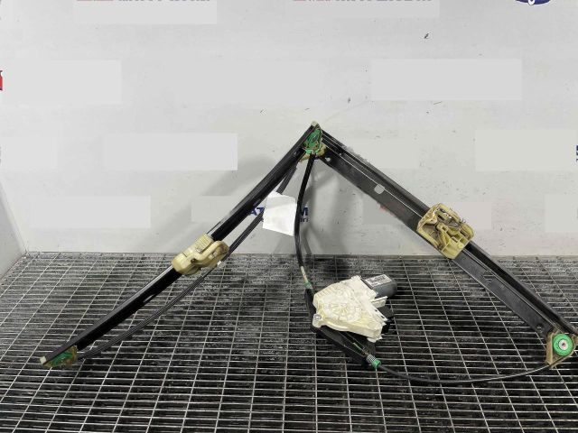 bontott AUDI A4 B8 Jobb első Ablakemelő Szerkezet (Elektromos)