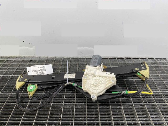 bontott AUDI A4 B8 Jobb első Ablakemelő Szerkezet (Elektromos)