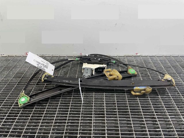 bontott AUDI A4 B8 Jobb első Ablakemelő Szerkezet (Elektromos)