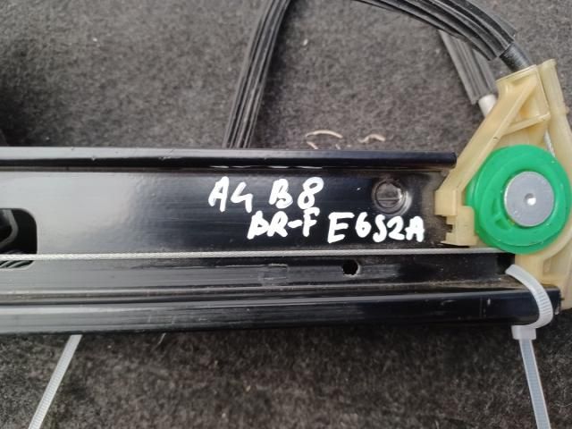 bontott AUDI A4 B8 Jobb első Ablakemelő Szerkezet (Elektromos)