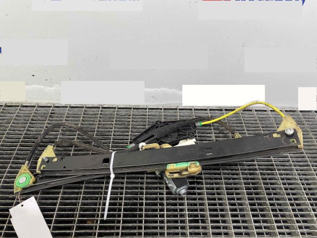 bontott AUDI A4 B8 Jobb első Ablakemelő Szerkezet (Elektromos)