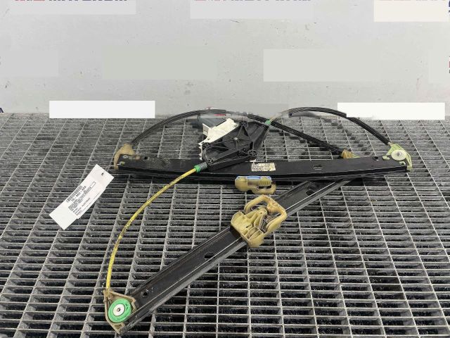 bontott AUDI A4 B8 Jobb első Ablakemelő Szerkezet (Elektromos)