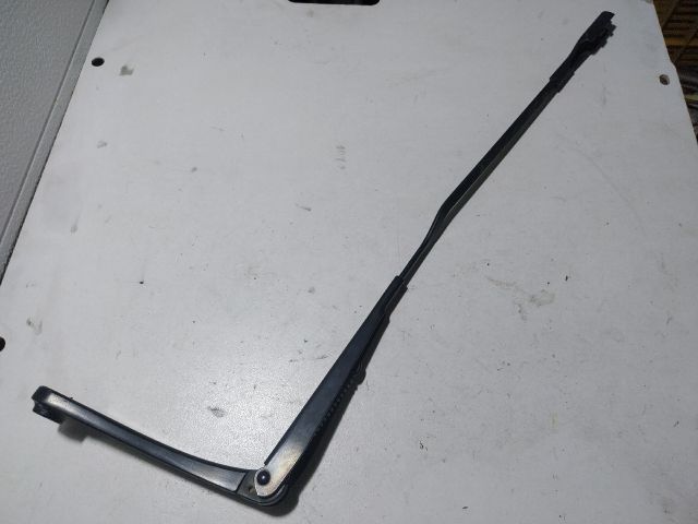 bontott AUDI A4 B8 Jobb első Ablaktörlő Kar