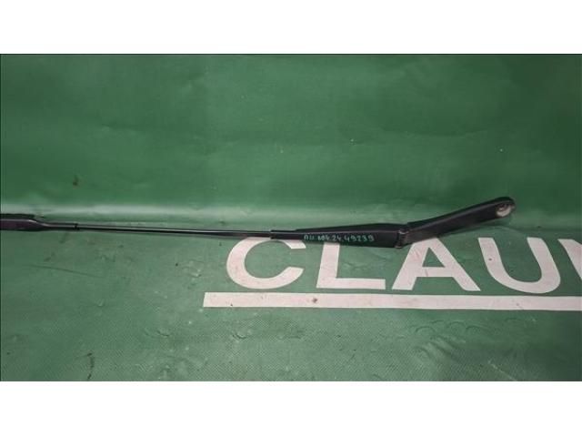 bontott AUDI A4 B8 Jobb első Ablaktörlő Kar