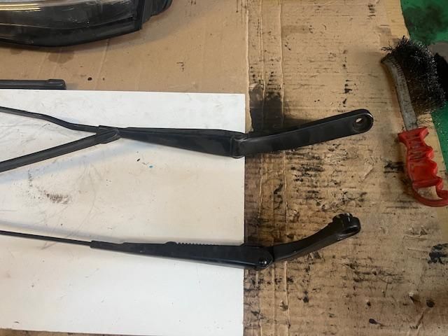 bontott AUDI A4 B8 Jobb első Ablaktörlő Kar