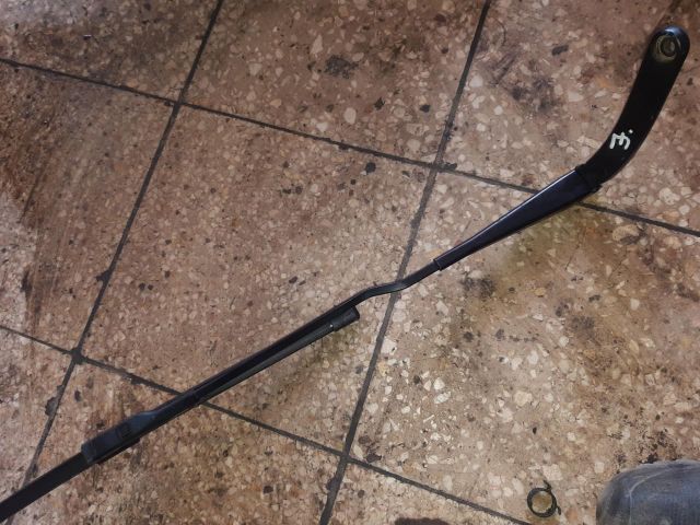 bontott AUDI A4 B8 Jobb első Ablaktörlő Kar