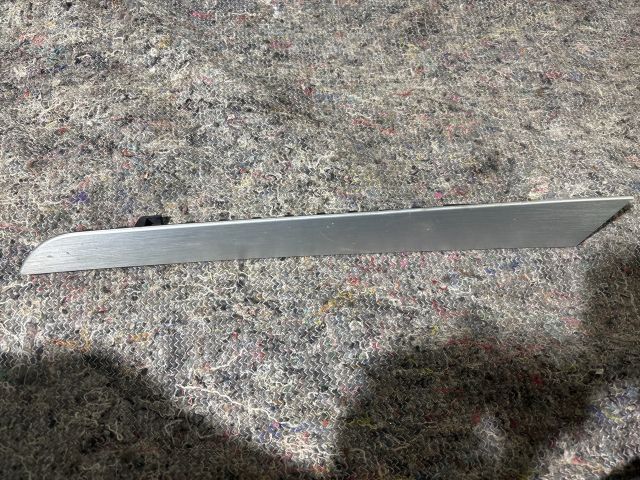 bontott AUDI A4 B8 Jobb első Ajtó Díszléc