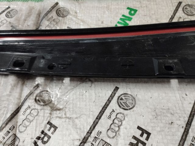 bontott AUDI A4 B8 Jobb első Ajtó Díszléc