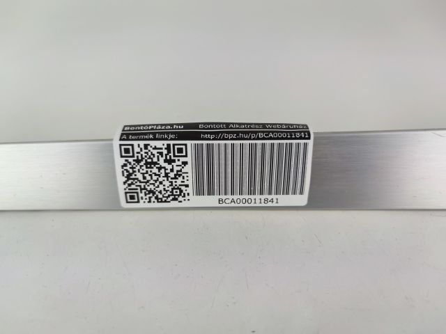 bontott AUDI A4 B8 Jobb első Ajtó Díszléc