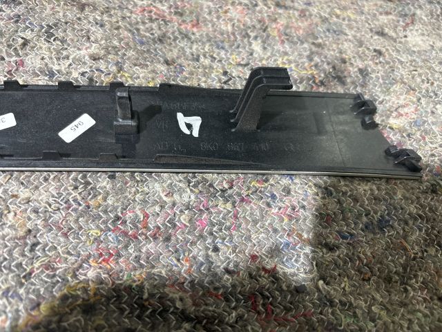 bontott AUDI A4 B8 Jobb első Ajtó Díszléc