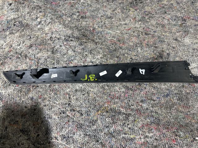 bontott AUDI A4 B8 Jobb első Ajtó Díszléc