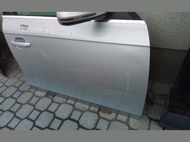 bontott AUDI A4 B8 Jobb első Ajtó (Részeivel)