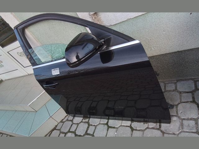 bontott AUDI A4 B8 Jobb első Ajtó (Részeivel)