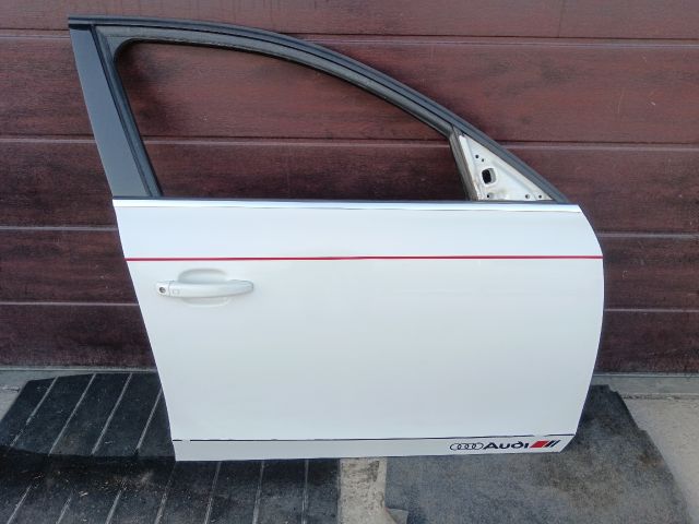 bontott AUDI A4 B8 Jobb első Ajtó (Részeivel)