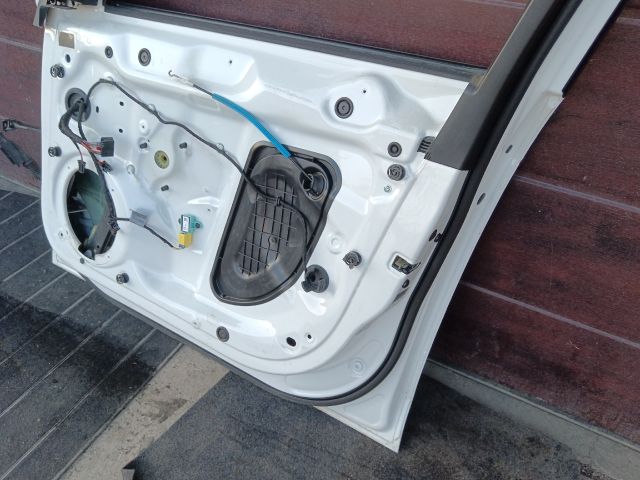 bontott AUDI A4 B8 Jobb első Ajtó (Részeivel)