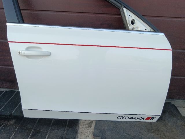 bontott AUDI A4 B8 Jobb első Ajtó (Részeivel)