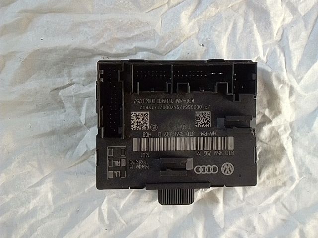 bontott AUDI A4 B8 Jobb első Ajtó Vezérlőegység