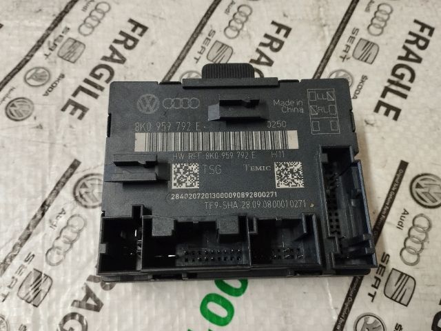 bontott AUDI A4 B8 Jobb első Ajtó Vezérlőegység