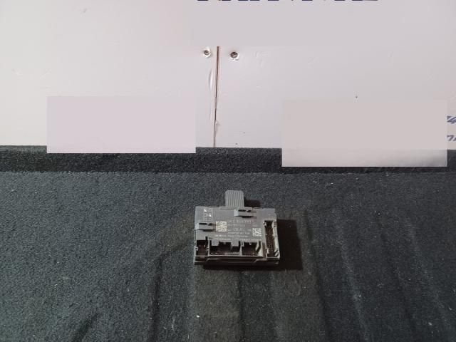 bontott AUDI A4 B8 Jobb első Ajtó Vezérlőegység