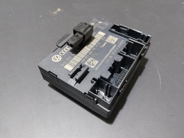 bontott AUDI A4 B8 Jobb első Ajtó Vezérlőegység