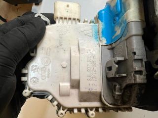 bontott AUDI A4 B8 Jobb első Ajtózár