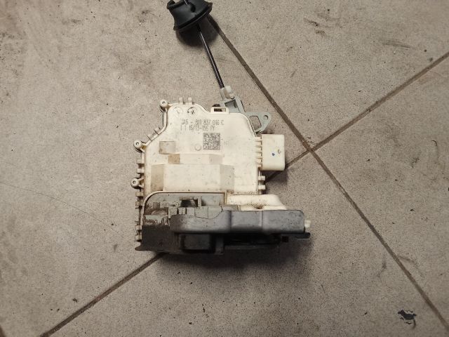 bontott AUDI A4 B8 Jobb első Ajtózár