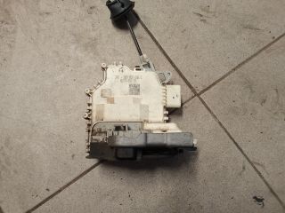 bontott AUDI A4 B8 Jobb első Ajtózár