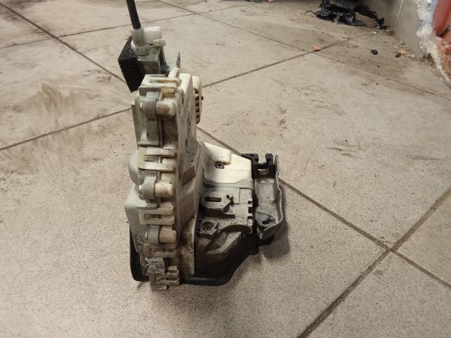 bontott AUDI A4 B8 Jobb első Ajtózár