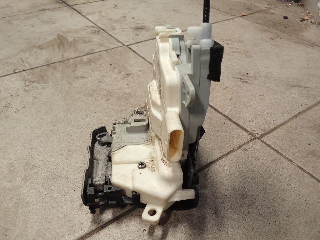 bontott AUDI A4 B8 Jobb első Ajtózár